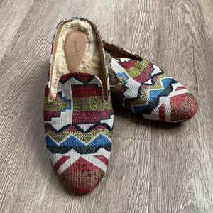 Universal thread  fabric bohemian slip on shoes ✨